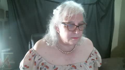 Sissy Diane online show from 10.10.25