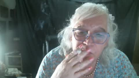 Snapshot of sissydianetx chatting on 11.06.25 Sissy Diane online show from 11.06.25