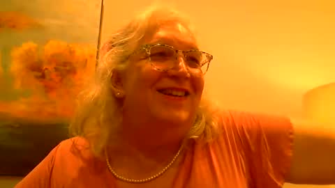 Snapshot of sissydianetx chatting on 11.24.25 Sissy Diane online show from 11.24.25