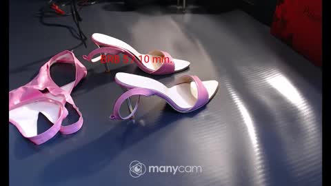 Snapshot of sissyslut6111 chatting on 09.11.25 Sissyslut6111 online show from 09.11.25
