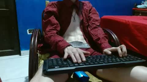 Snapshot of sk8sir chatting on 05.31.26 sk8sir online show from 05.31.26