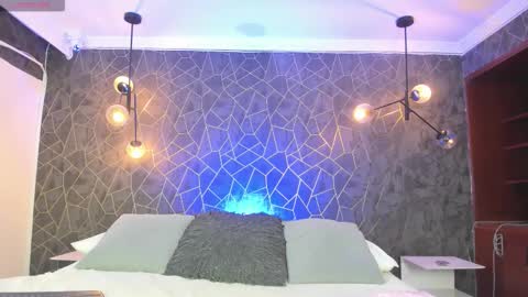 SKAILYN ANGELS online show from 11.24.25