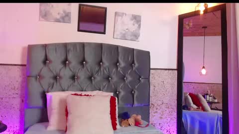 Elizabeth online show from 01.02.25