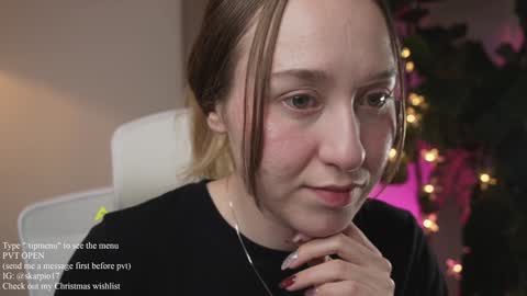 Snapshot of skarpio17 chatting on 12.17.24 Im Scarlett ONLINE 5pm-10pm NYC time online show from 12.17.24