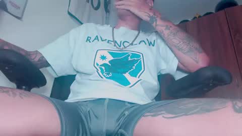 Snapshot of skateboy444 chatting on 05.19.26 king online show from 05.19.26