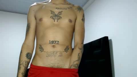 Snapshot of skinny_badboy chatting on 07.11.26 E R O S online show from 07.11.26