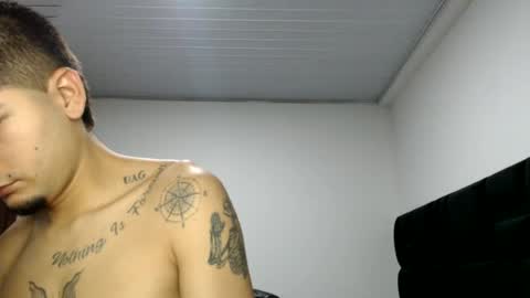 Snapshot of skinny_badboy chatting on 07.17.26 E R O S online show from 07.17.26