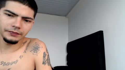 Snapshot of skinny_badboy chatting on 07.18.26 E R O S online show from 07.18.26