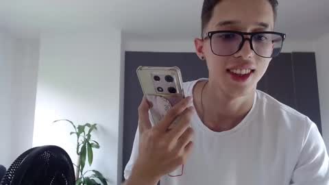 Snapshot of skinny_bigcock20 chatting on 02.24.25 skinny_bigcock20 online show from 02.24.25