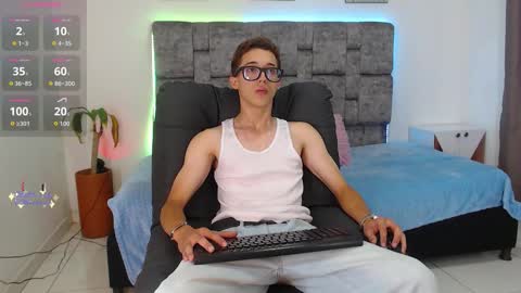 Snapshot of skinny_bigcock20 chatting on 02.06.26 skinny_bigcock20 online show from 02.06.26