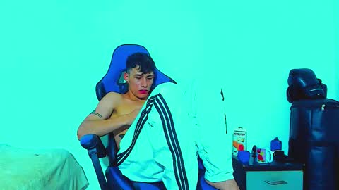 Snapshot of skinny_marked chatting on 10.30.25 skinny marked online show from 10.30.25