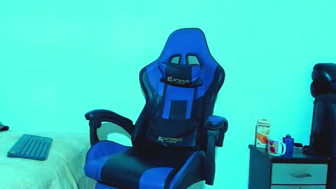 Snapshot of skinny_marked chatting on 10.31.25 skinny marked online show from 10.31.25