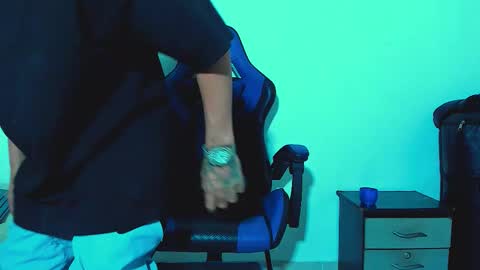 Snapshot of skinny_marked chatting on 11.05.25 skinny marked online show from 11.05.25