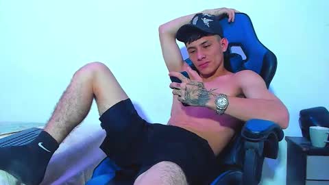 Snapshot of skinny_marked chatting on 11.21.25 skinny marked online show from 11.21.25