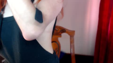 Snapshot of skinny_raven chatting on 12.08.24 Marion online show from 12.08.24
