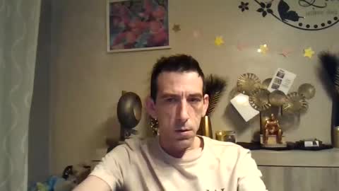 Snapshot of skinnybigcock2 chatting on 12.08.24 SkinnyBigCock2 online show from 12.08.24