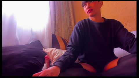 Snapshot of skinnybody_ chatting on 04.10.26 skinnybody_ online show from 04.10.26