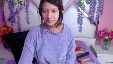 Snapshot of skinnyhorny_ chatting on 12.03.24 SKINNYHORNY online show from 12.03.24
