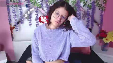 Snapshot of skinnyhorny_ chatting on 02.16.25 SKINNYHORNY online show from 02.16.25