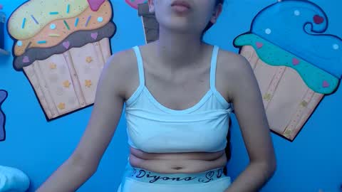 Snapshot of skinnykalitzo18 chatting on 10.05.25 skinny online show from 10.05.25