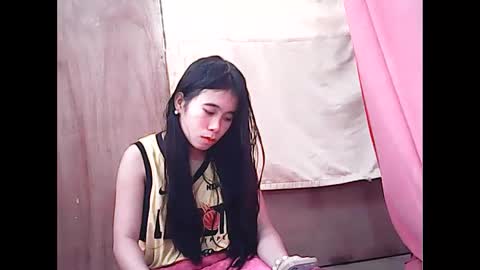 Snapshot of skinnypinay318706 chatting on 12.02.24 Skinnypinay318706 online show from 12.02.24