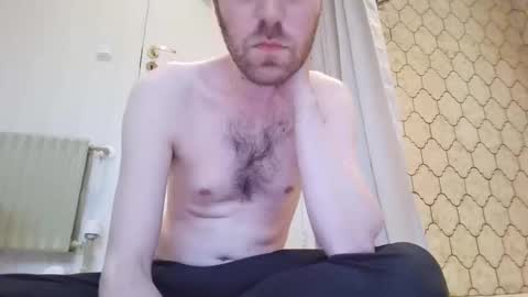 Snapshot of skinnytomdickinson chatting on 05.18.26 skinnytomdickinson online show from 05.18.26