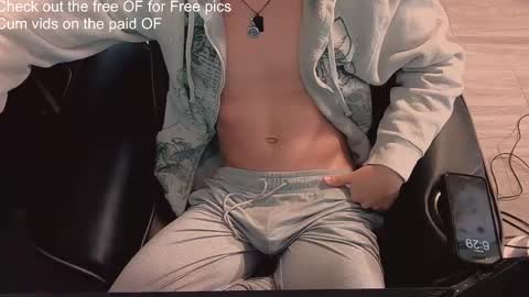 Snapshot of skrogdog chatting on 05.05.26 skrogdog online show from 05.05.26