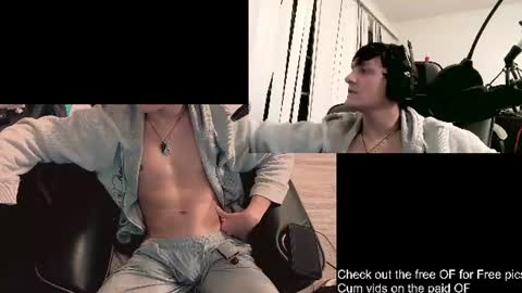 Snapshot of skrogdog chatting on 06.14.26 skrogdog online show from 06.14.26