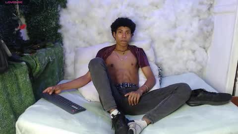 Snapshot of sky_walkerss chatting on 03.02.26 sky_walkerss online show from 03.02.26