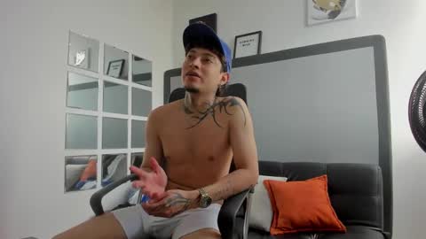 Snapshot of sky_wild chatting on 10.24.25 sky_wild online show from 10.24.25