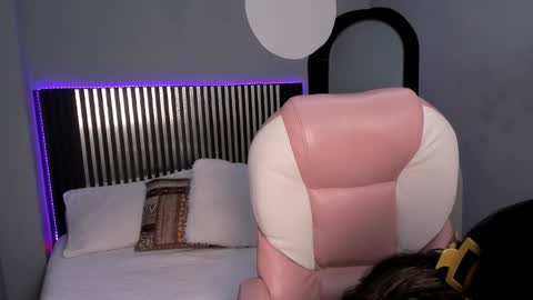 S O F I  online show from 10.21.25