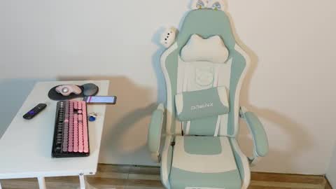 SKYE. online show from 09.24.25