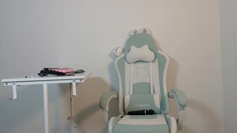 SKYE. online show from 09.25.25