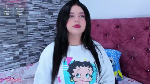 Snapshot of skyhotgirl chatting on 02.18.25 Sky online show from 02.18.25