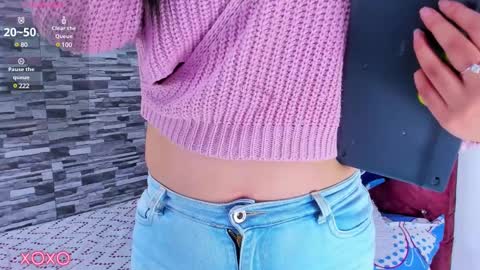 Snapshot of skyhotgirl chatting on 02.28.25 Sky online show from 02.28.25