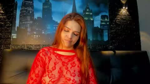 Snapshot of skylar__desire chatting on 10.11.25 skylar__desire online show from 10.11.25