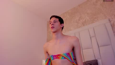 Snapshot of skylar__gray chatting on 10.27.25 skylar online show from 10.27.25