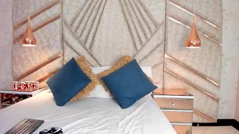 skylerbloom online show from 10.15.25