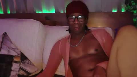 Snapshot of skyonetoo3 chatting on 02.22.25 skyonetoo3 online show from 02.22.25