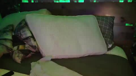 Snapshot of skyonetoo3 chatting on 02.27.25 skyonetoo3 online show from 02.27.25