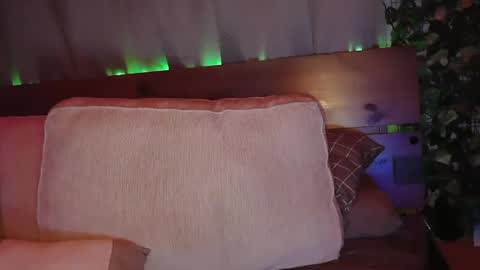 Snapshot of skyonetoo3 chatting on 03.02.25 skyonetoo3 online show from 03.02.25