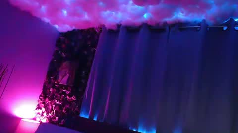 Snapshot of skyonetoo3 chatting on 03.05.25 skyonetoo3 online show from 03.05.25