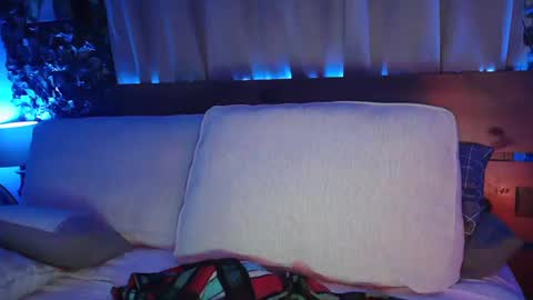 Snapshot of skyonetoo3 chatting on 03.06.25 skyonetoo3 online show from 03.06.25