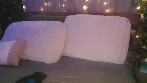 Snapshot of skyonetoo3 chatting on 09.21.25 skyonetoo3 online show from 09.21.25