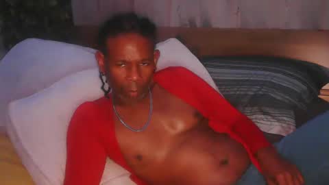 Snapshot of skyonetoo3 chatting on 09.25.25 skyonetoo3 online show from 09.25.25