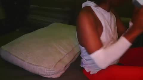 Snapshot of skyonetoo3 chatting on 10.20.25 skyonetoo3 online show from 10.20.25