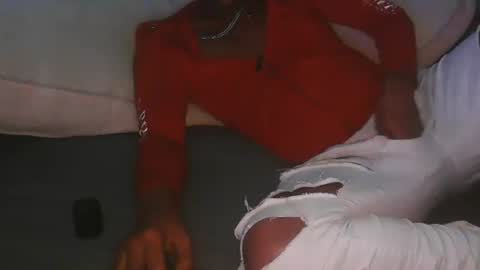 Snapshot of skyonetoo3 chatting on 11.02.25 skyonetoo3 online show from 11.02.25