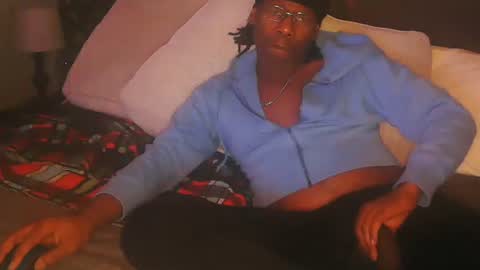 Snapshot of skyonetoo3 chatting on 11.27.25 skyonetoo3 online show from 11.27.25