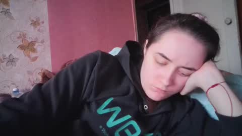 skyressie333 online show from 12.19.24