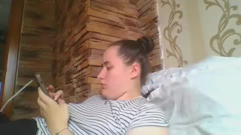 skyressie333 online show from 10.18.25